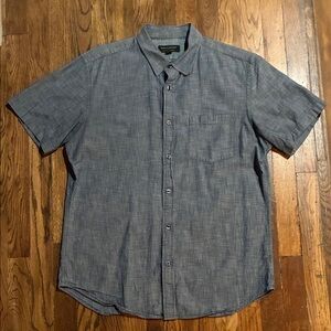Banana Republic Denim-esque Short Sleeve Shirt